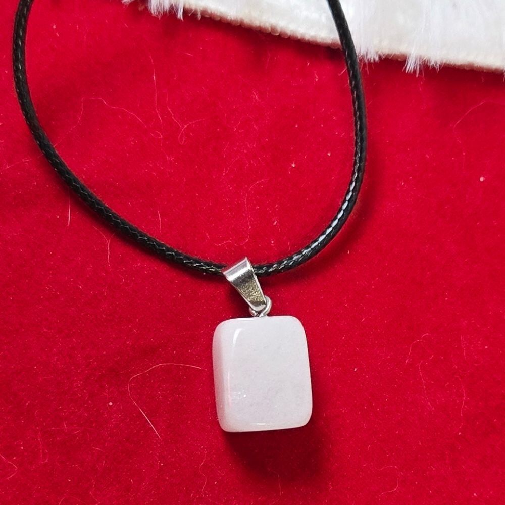 White JasperโPolished Geometric Natural Stone Pendant Necklace Abstract Crystal
